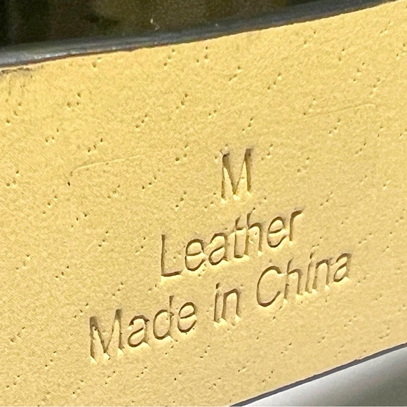 Stone Mountain USA Black Embossed Leather Belted Bag Fanny Pack Sz Medium - Picture 6 of 7